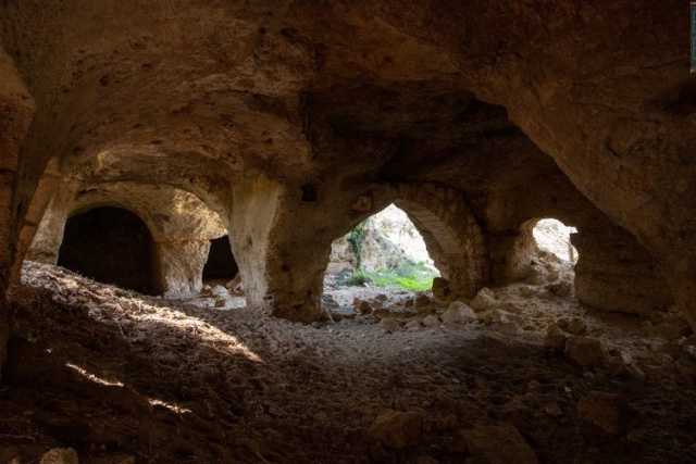 La "cava del prete", quel giacimento di tufo che serv� a costruire il lungomare di Bari